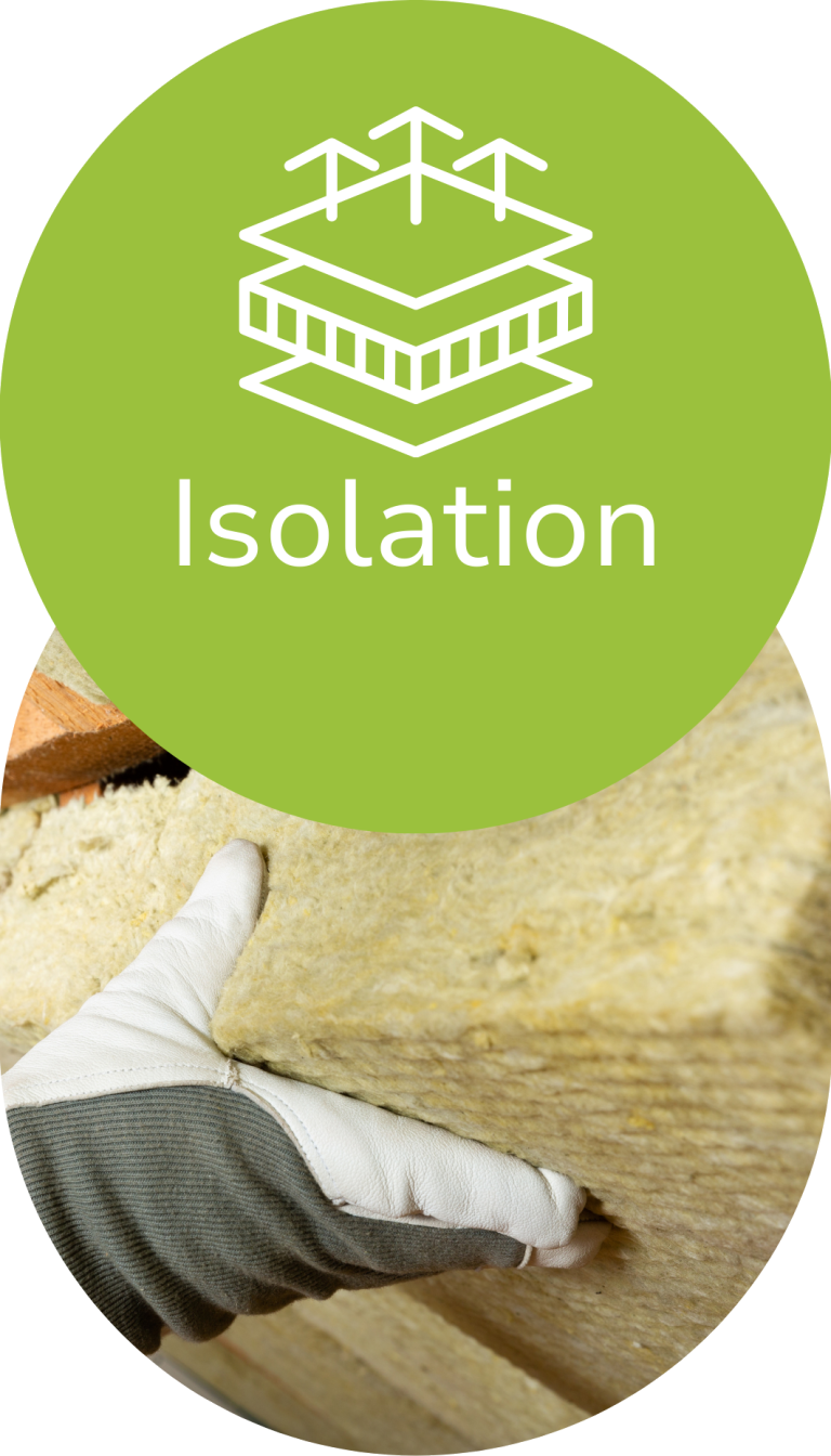 Matériau d'isolation en fibres, avec une main tenant une pièce isolante.